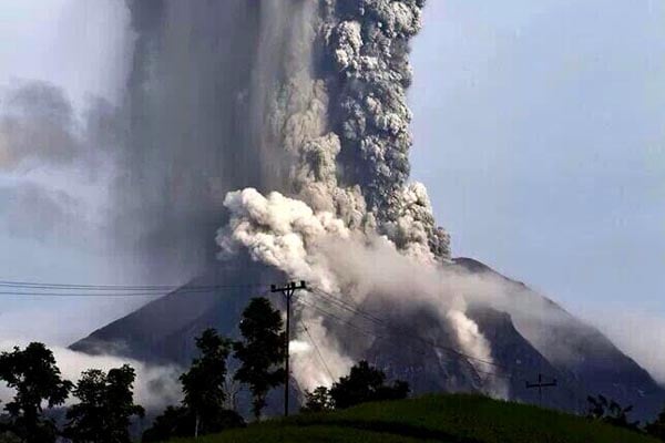 Sumatra’s Mount Sinaburg, erupcija, vulkan, indonezija, vulkan, erupcija, vulkan,  vulkan Ontake, japan, erupcija,  vulkan Ontake, vulkan, erupcija, japan