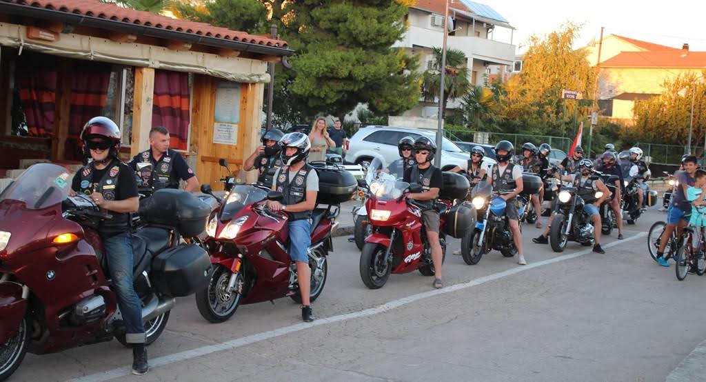 moto defile, knin, motociklo, motociklist, Jug 088 Mostar, moto klub