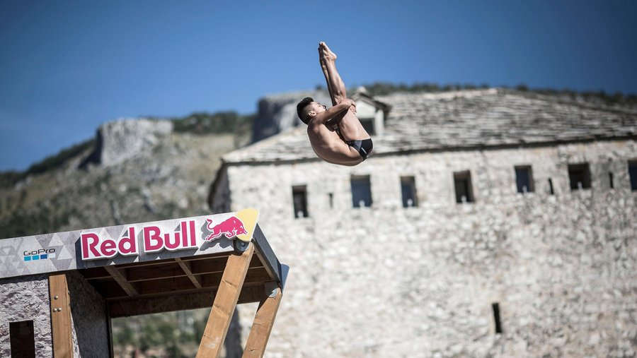 Red Bull Cliff Diving, skokovi, skokovi u vodu, Skokovi sa Starog mosta