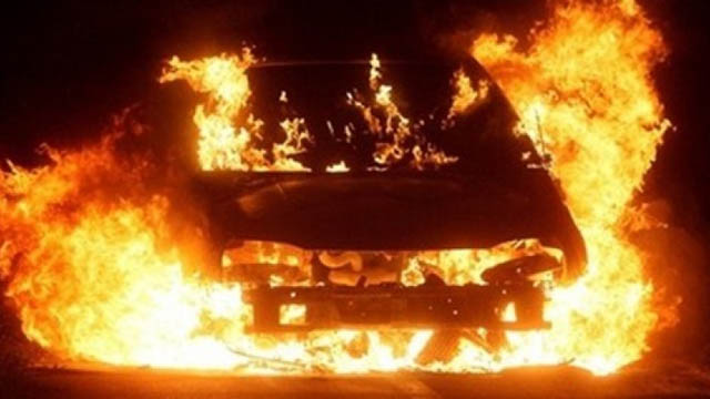 zapaljeno auto
