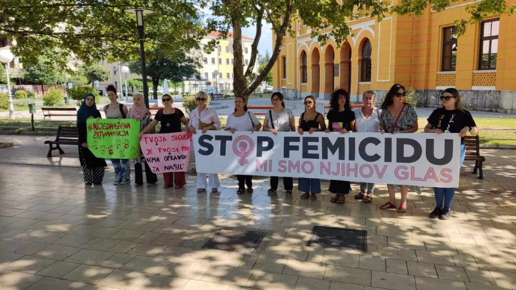 Stop femicidu Španjolski trg prosvjed 