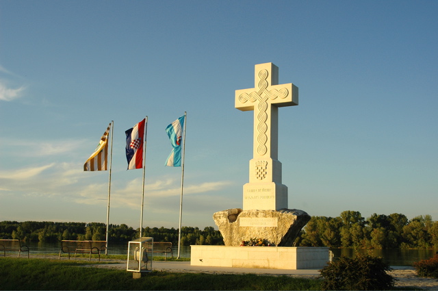 dan državnosti, Hrvatska, Ljubuški, Vukovar, obljetnica, Vukovar, domovinski rat, Natječaj, Stožer za obranu hrvatskog Vukovara, HDSSB, Vukovar, Vukovar, HSS, Erdutski sporazum, HDSSB, akcija oluja, VRO OLUJA, Bitka za Vukovar, Vukovar, molitva za vukovar