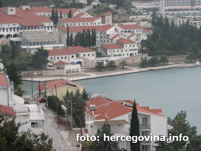 Neum, Neum, ston, Neum