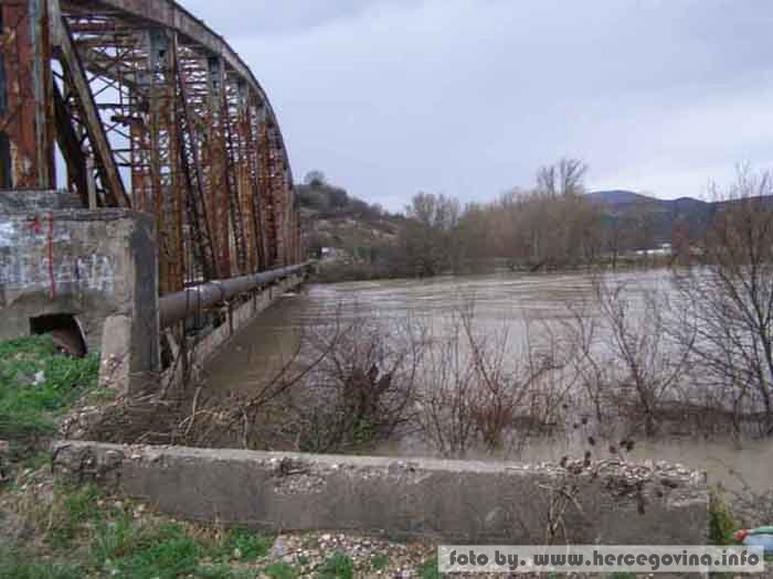 Most prema Gabela polju (Rijeka Neretva)