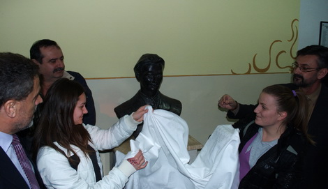 Bandić u Grudama otkrio spomen poprsje Antuna Branka Šimića 