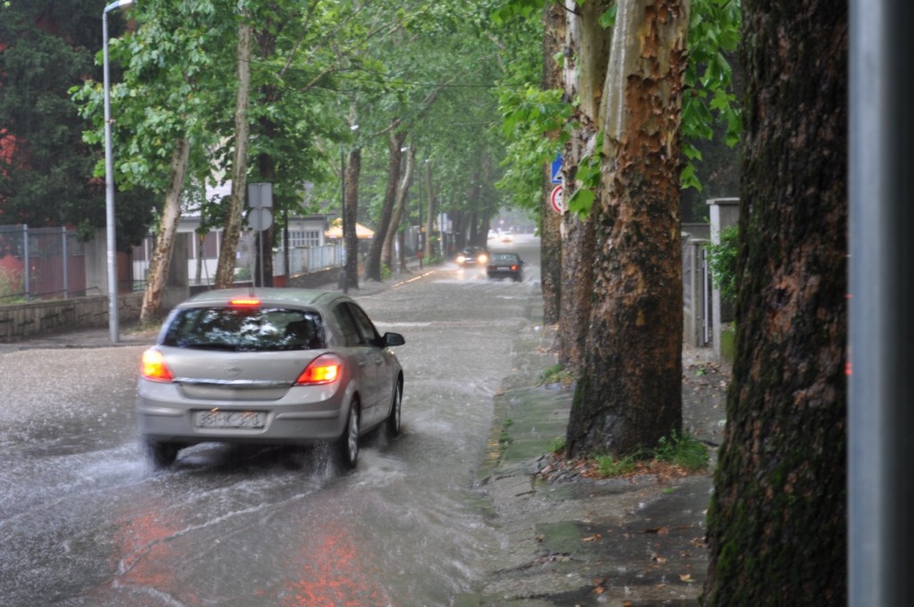 poplave, nevrijeme u Mostaru, kiša, vremenska prognoza, temperatura, tlak, udar, oprez, vremenska prognoza, stanje na putevima, stanje na cestama, AMS BIH, vremenska prognoza, snježno nevrijeme, nevrijeme, u olujnom nevremenu, nevrijeme u Mostaru, vremenska prognoza, stanje na prometnicama, stanje na cestama, stanje na putevima, kiša, Mostar, stanje na prometnicama, stanje na cestama, stanje na putevima, prognoza vremena, proljeće