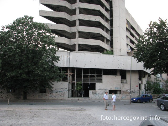Mostar, Mostar, snajper, snajperisti, Vijeće mladih Grada Mostara, Staklena banka