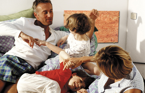 recesija, generacije, život, ljudska prava, Hrvatska, mokrenje u postelju, nekontrolirano mokrenje, djeca roditelji, djeca, roditelji i djeca, roditelji, djetetov razvoj