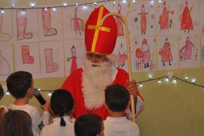 Sveti Nikola, bebe, djeca, obitelj, Iva Međugorac, Sveti Nikola, svetac, djeca, čizmice