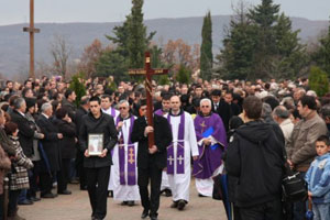 Fra Marko Jukić, sprovod, roško polje