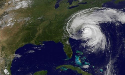 Uragan Irena pogodio istok SAD