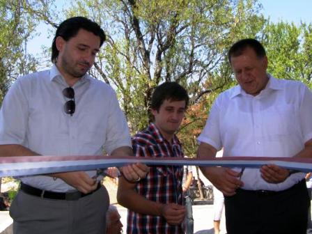 Aluminij Mostar, Dobro selo, škola