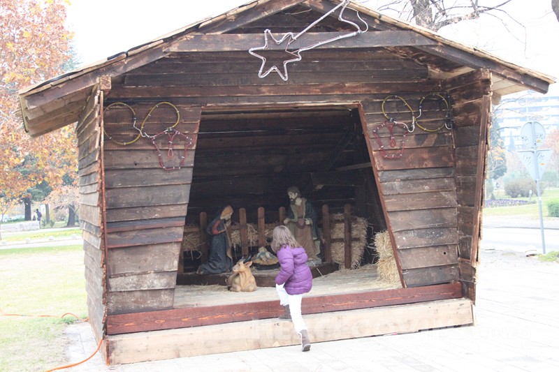 jaslice, Mostar, kićenje grada, prošlogodišnji nakit, ukrašavanje grada