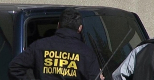 crna kronika, Sipa, Sipa, krimolovci, Sipa, Gradiška, UIO, droga, uhićenje, Dijana Dalipagić, Sipa, uhićenje, Sipa, uhićenja, uhićenje, sipa uhićenje, reket, Sipa, Međugorje, Boris Kordić, Josip Kvesić, Mostar, uhićenja, Mensur Peljto, uhićenje, ratni zločin, Sipa, Sipa, Široki Brijeg, akcija, Lijanovići, Livno, uhićenje, ratni zločini, ratni zločin, Sipa, uhićenja, prilikom pretresa i uhićenja, akcija, Sipa, akcija, Bosnalijek, terorizam, teroristi, crna kronika, Sipa, uhićenja, Sipa, uhićenje, Hercegovina, Sipa, Stolac, ratni zločin, uhićenje, Sipa, Sipa, sipa uhićenje, uhićenje, pretresi, Sipa, pretres, pretresi, Grude, Sipa, Lijanovići, pretres, pretresi, Sipa, akcija, Sipa, uhićenja, uhićenje, BIH, Sipa, Hercegovina, akcija, pranje novca, uhićenje, sipa uhićenje, Hercegovina, Lištica, Sipa, uhićenja, uhićenje, Sipa, duhan, Grude, Sipa, sunspenzija, BIH, istraga, Sipa, Jozo Leutar, Sipa, Sipa, Sipa, uhićenje, sipa uhićenje, Sipa, uhićenje, sipa uhićenje, Ljubuški, Si