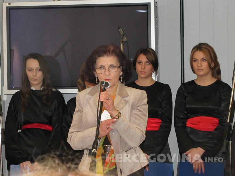 humanitarne akcije i apeli, Ggalerija Aluminij, Izložba, gimnazija fra grga martić