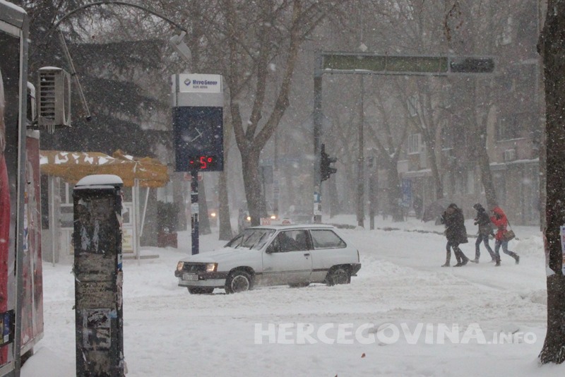 snijeg, Mostar, vremenska prognoza, Mostar, snijeg, Elementarna nepogoda, Balkan, zima, hladnoća, snijeg, Mostar, Mostar, snijeg