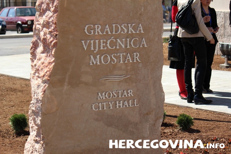 Mostar, Gradska vijećnica, pucnjava, Valentin Inzko, Mostar, vijećnica