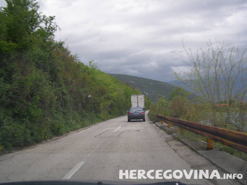 vozac-slepera-otezavao-promet-na-relaciji-he-mostar-vojno