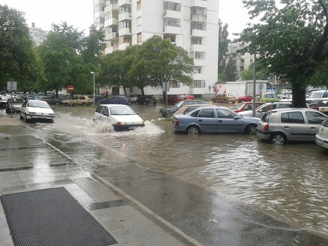 Mostar, ulica hrvatske mladeži, poplava