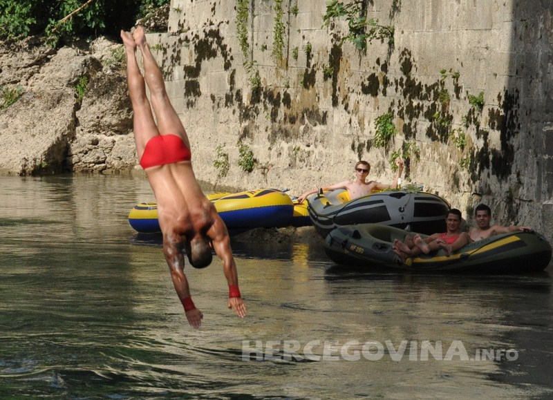 Skokovi sa Starog Mosta 2012