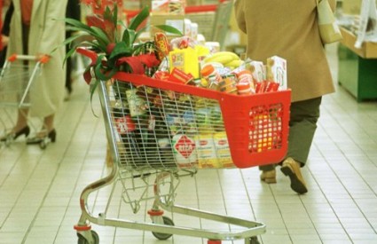 hrana, cijena, hrana i piće, cijena, automobil, kupovina, dijete, rok trajanja, namirnice, strah, trgovci, blagdani, varanje, poskupljenje, kupovna moć, Mreža hrane, Svjetski dan socijalne pravde, deklaracija, popis sastojaka, potrošači, prava potrošača, BIH, rad nedjeljom, trgovine