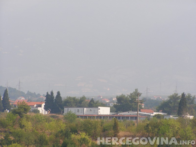 bijelo-polje-u-dimu-sa-obliznjih-brda