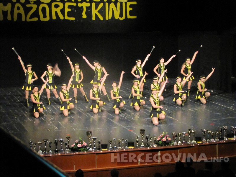 mostarske mažuretkinje