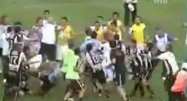 Urugvaj, crveni kartoni, udario suca, nogomet