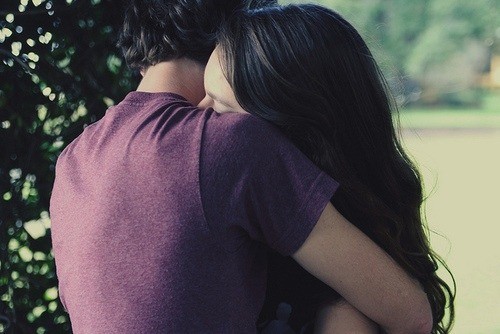 istraživanje, emocije, zagrljaj, ljubav, kad nas vide zagrljene, katica kiš, Mostar, čestitka, zagrljaj, razlozi, tijelo