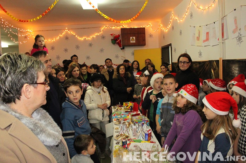 Božićni sajam, Treća osnovna škola, Mostar