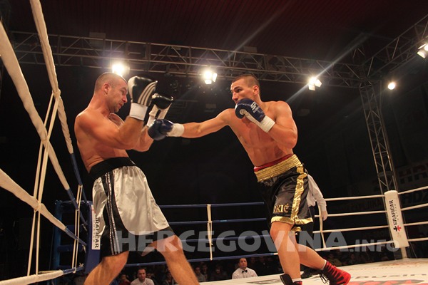 Emil Markić, boks, Mostar, Marin Čarapina, Emil Markić, boks, Emil Markić, Sombor, borba, boks, Balazs Horvath, Emil Markić, Balazs Horvath, Emil Markić, Emil Markić, boks, adil rusidi, Emil Markić, Emil Markić