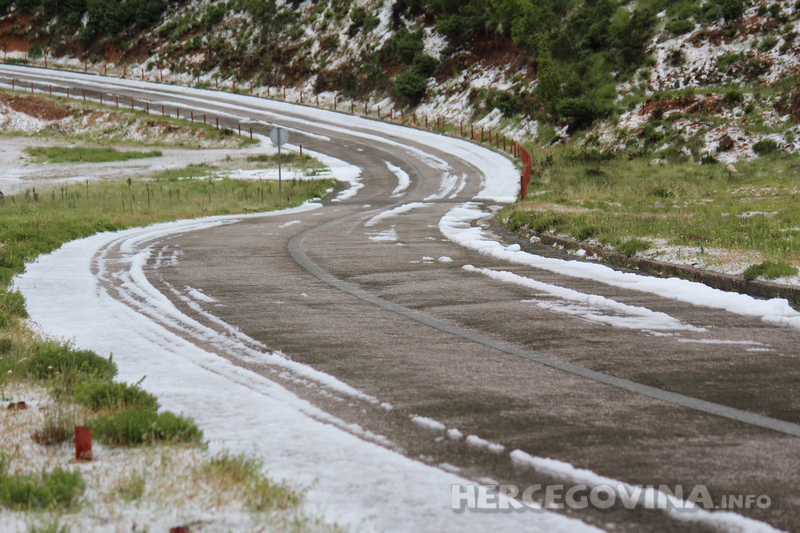 nevrijeme, snijeg, sniježna mečava, stanje na cestama, stanje na putevima, stanje na putevima, stanje na cestama, stanje na cestama, stanje na cestama, stanje na putevima