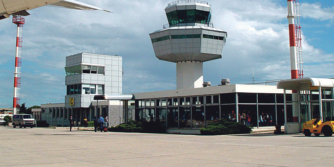 Zračna luka Pula