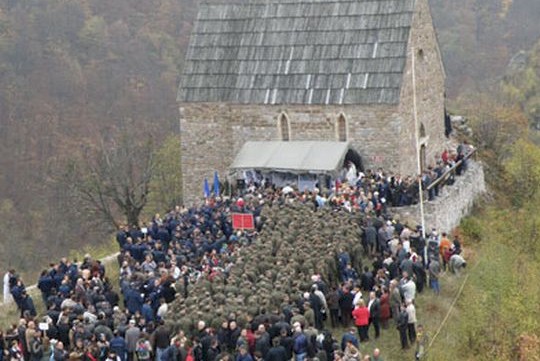 Misno slavlje na Bobovcu, Kraljeva Sutjeska, kardinal puljić, Kraljica Katarina Kosaca, hodočašće, vrhbosanska nadbiskupija, Misno slavlje na Bobovcu, Kardinal Vinko Puljić, Troplet, bobovac, Troplet, Tropletovi dani kulture, bobovac, bobovac, molitva, Troplet, Tropletovi dani kulture, bobovac, molitveni pohod, bobovac, bobovac, hodočašće