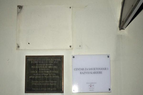 Vukovar, dvojeznični natpisi