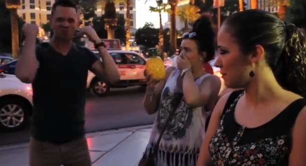 prošnja, pomoć, iluzionist