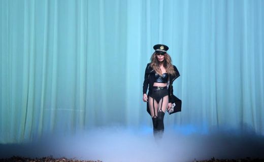 Nina Morić, policajka, seksi