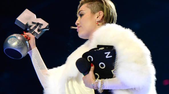 MTV EMA, Katy Perry, Eminem, minutu šutnje za stradale, tajfun Haiyan, Justin Bieber, joint, MTV Europskih glazbenih nagrada