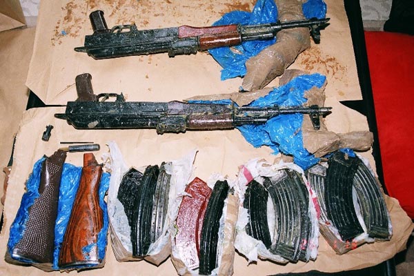 arsenal oružja, temim mušić, stan u sarajevu, mostarski vicevi, municija, puška, Glasnogovornica MUP-a, Republika Srpska, krijumčarenje naoružanja, Švedska, posjedovao streljivo i puške, Oružje i streljivo, kaznena prijava, uhićenje, osumnjičeni su uhićeni