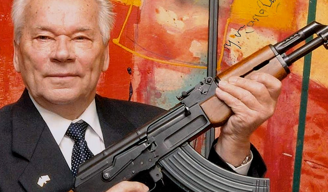 Mihail Kalašnjikov, tvorac automatske puške, oznaka AK-47, strojnica
