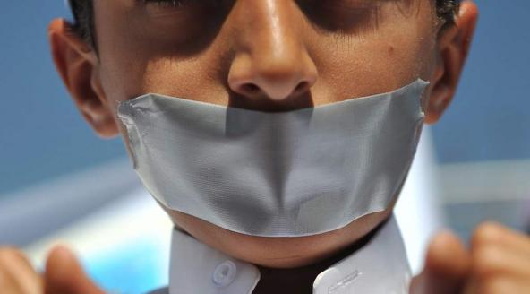 Broj ljubavnica, sitne tajne i privatne stvari, slabosti i strahove, stvari bivših djevojaka, muškarac žena