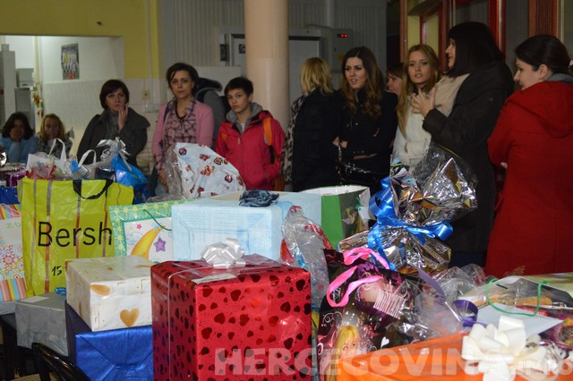 Mostar, dječji dom Egipat, paketići, darivanje, nk sloga ljubuški, djeca