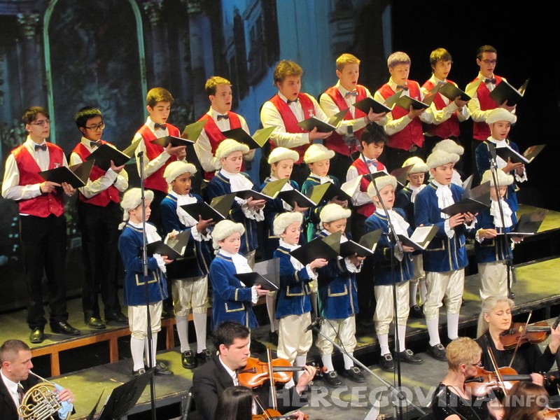 HKD Napredak, mostarska Simfonija, bečki dječaci