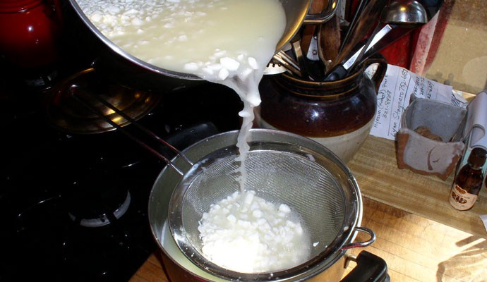 Sirutka, mlijeko, aminokiseline, proteini, važni minerali, željezo, Mangan, magnezij, fosfor, sriječava osteoporozu, Sirutka, zdravlje