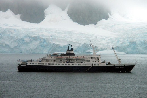 Teretno-putnički brod, štakori, Brod duhova, Atlantik, Ljubov Orlova