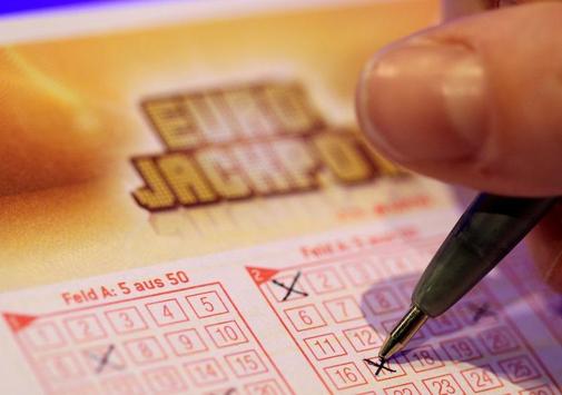 Eurojackpot, Zagrepčanka, Sretna dobitnica, Jackpot, Loto 7/39, Dobitna kombinacija, rijeka, Loto 7/39, novi milijunaš, milijunski zgoditak, Jackpot, Joker broj, Hrvatska lutrija, Loto 7/39, Jackpot, Super 7, dobitak, Eurojackpot, loto dobitak, Eurojackpot, Zagreb