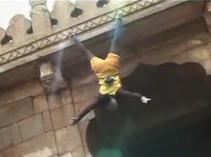 Indijac, Jyoti Raju, Kralj majmuna