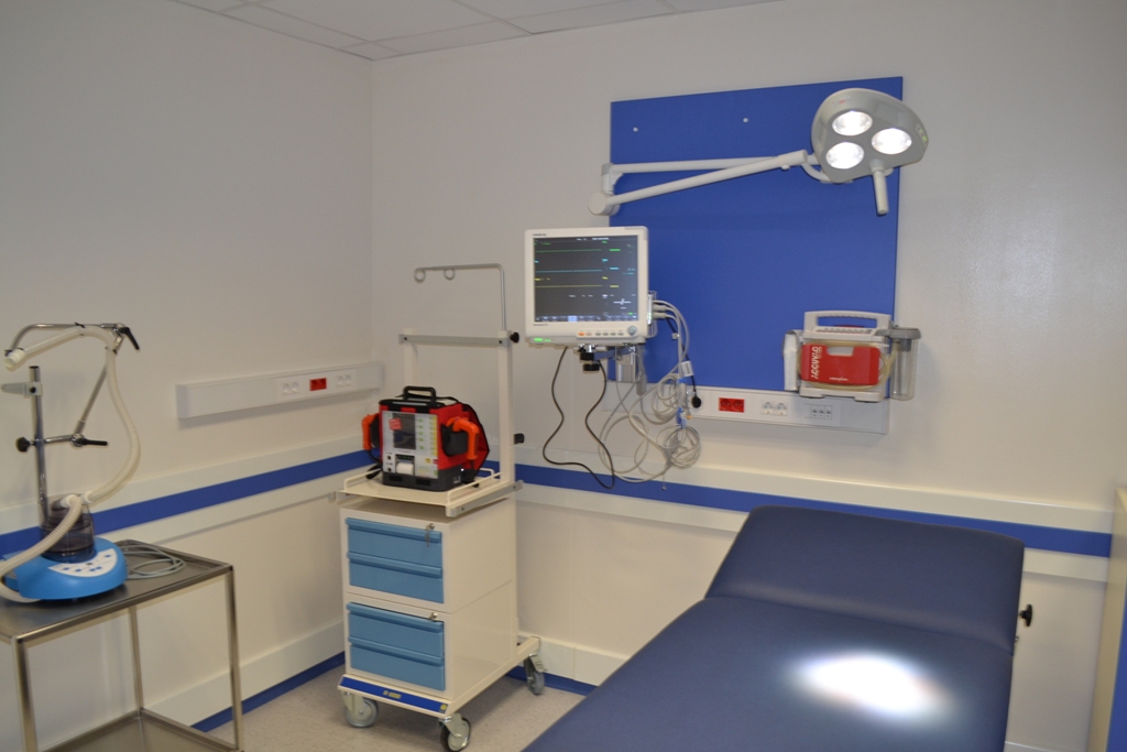 hitna služba, hitna pomoć, Miro Kraljević, Zdenko Čosić, medicinske sestre, medicinska sestre, medicinska škola, Mostar, bijeg