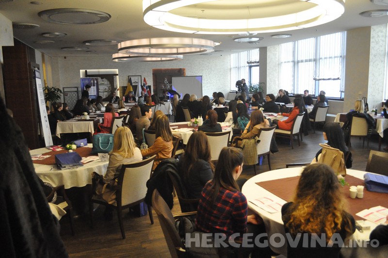 Počela osma po redu Edukacija političarki u medijskim nastupima i PR-u