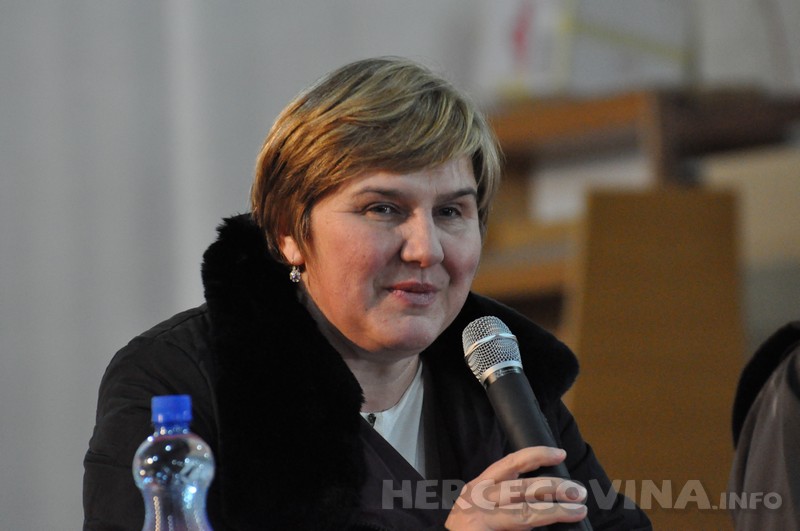 Željka Markić, crkva sv.Petra i Pavla, Mostar, U ime obitelji, Željka Markić, U ime obitelji, Izborni prag, proceduru za promjenu Ustava, Željka Markić, U ime obitelji, Mostar, Troplet, Željka Markić, sud, jutarnji list, Željka Markić